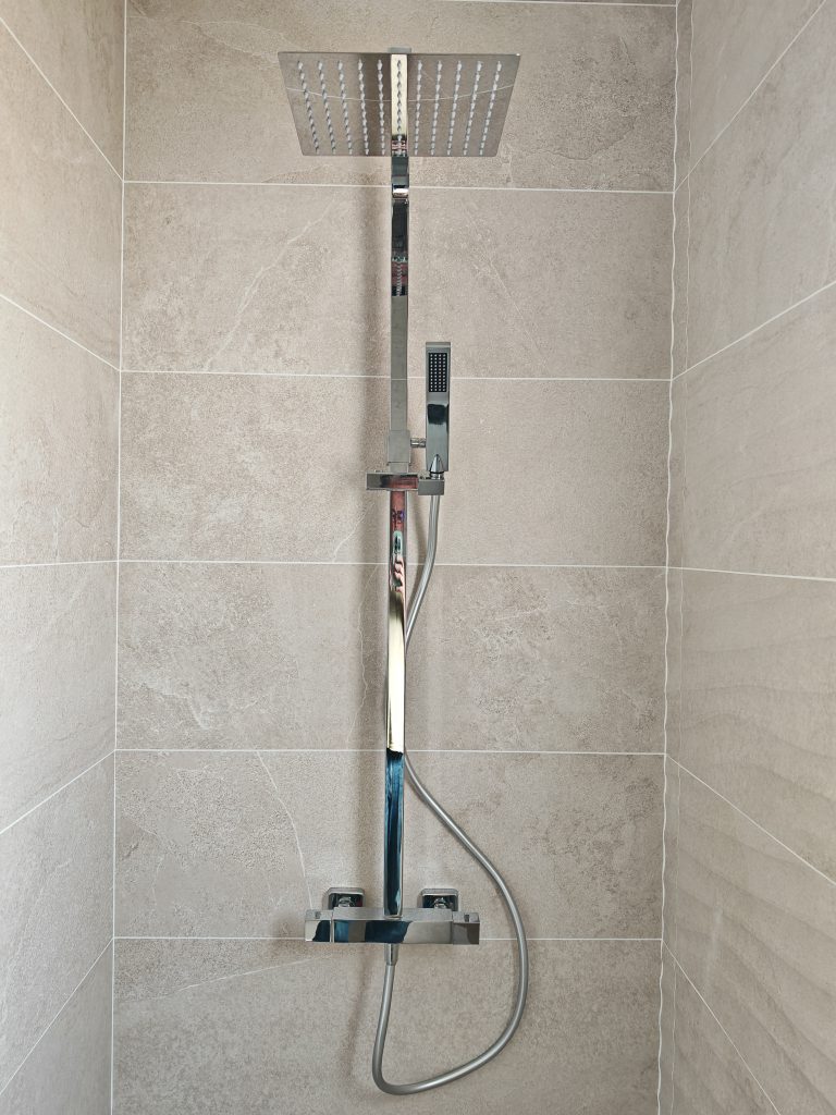 remplacement colonne de douche moeze 17780
