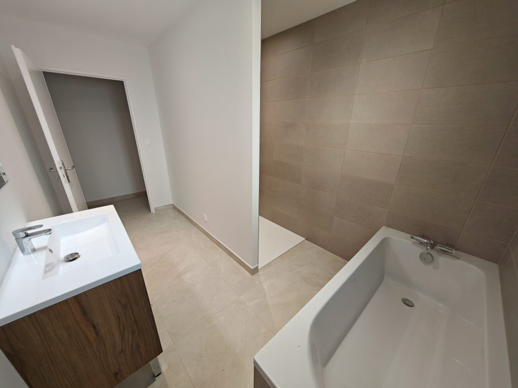 remplacement robinetterie salle deau rochefort 17300